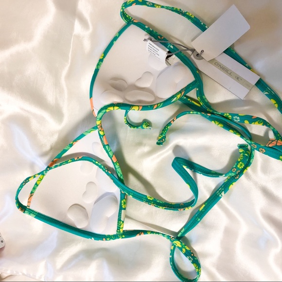 NWT O’Neill Structured Padded Bikini Top (S) - Picture 2 of 3